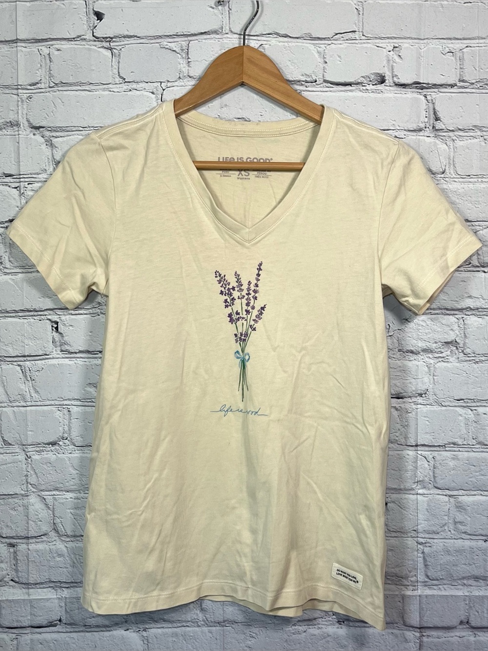 Life is Good Crusher T Shirt Womens Size XS Lilacs Beige Short Sleeve V Neck